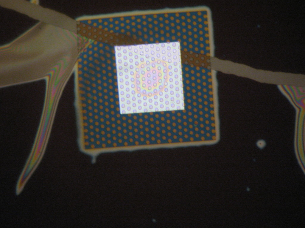Nanoporous Nitride dropped dry onto substrate, dehydrated in 70 C oven for 10 minutes