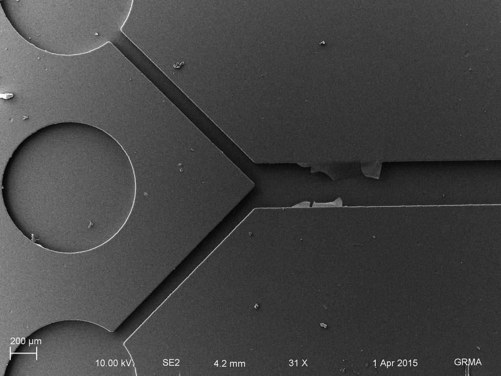 Nanoporous_Wallpaper_08
